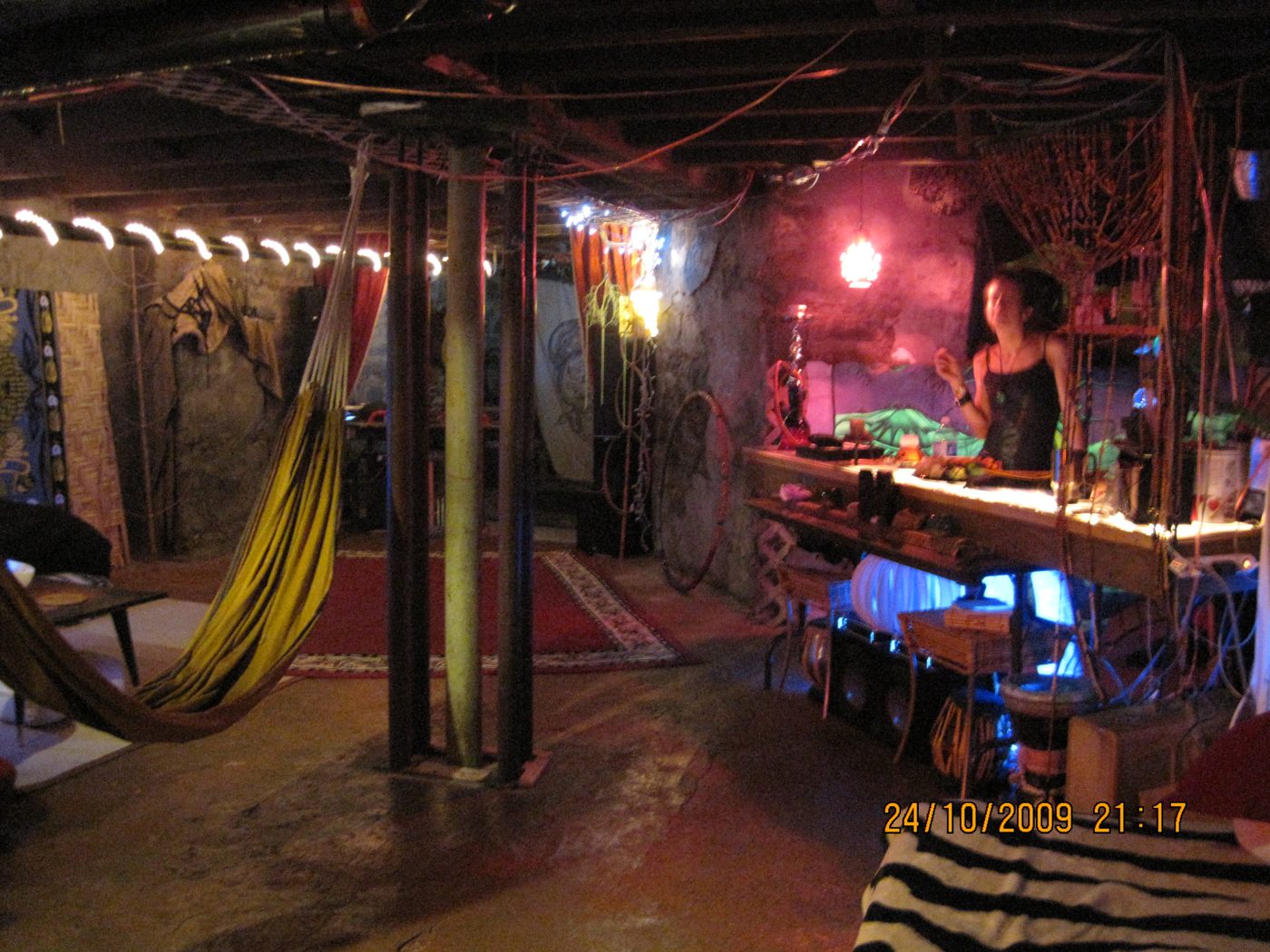 October 2009: the Donjon's hall, in Montreal, with its hammocks and its bar.