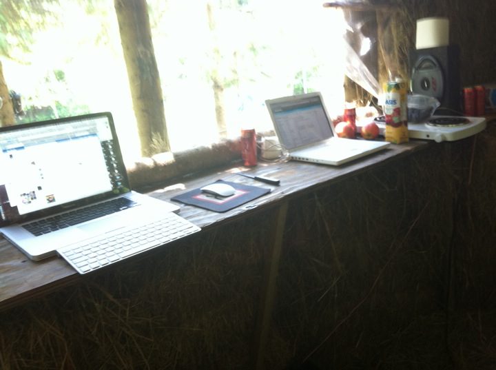 L'AgorA's office: two laptops, a window onto the trees, Wi-Fi everywhere, 2011.