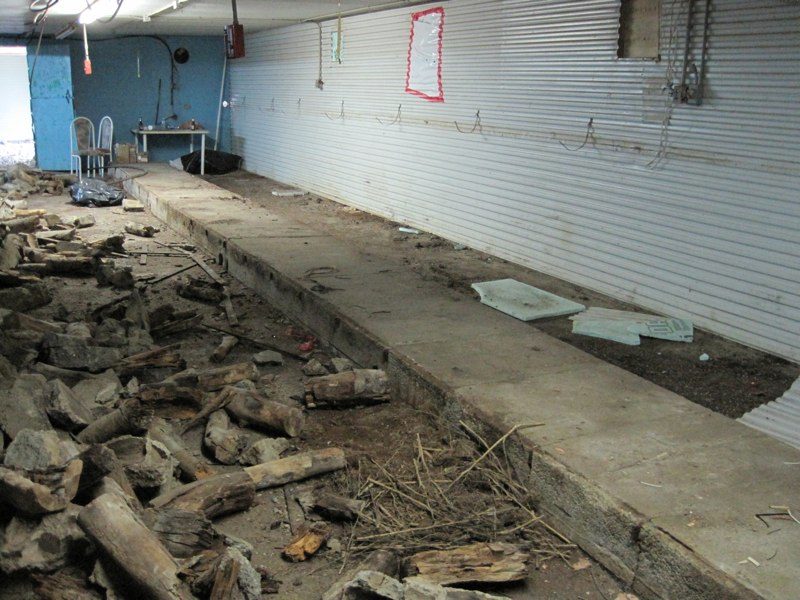 The same floor, a few weeks later.