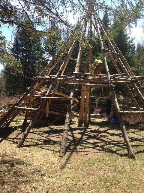 2013 : le tipi mandala et les cabanes, 5 mai 2013