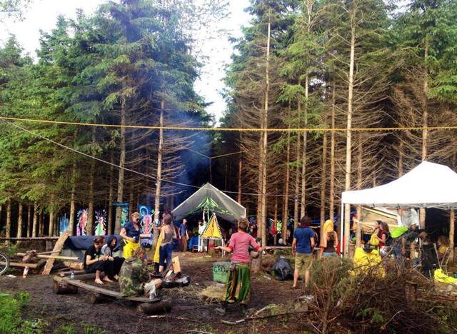 2013 : le tipi mandala et les cabanes, 1 juin 2013